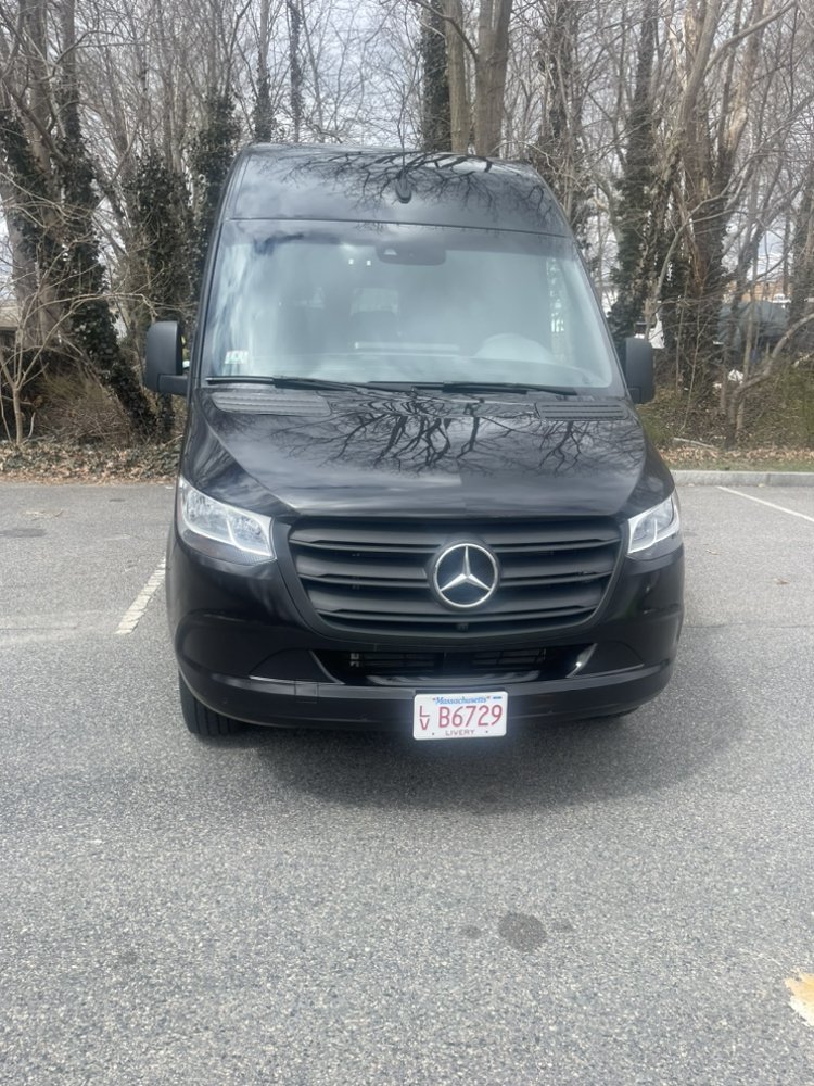 Executive Airport Transportation for Corporate Travelers by ILI Transportation