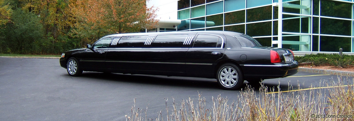 Luxury Wedding Limo & Black Car Service in Reading, MA